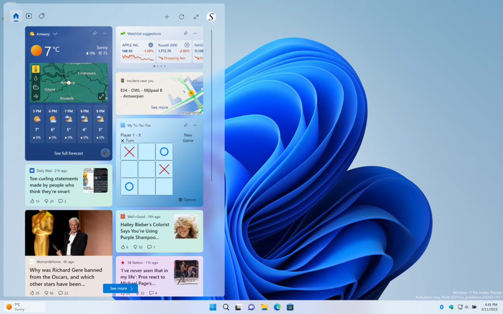 Tic-Tac-Toe widget Windows 11 is visible in the Windows 11 widget panel.